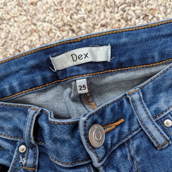 DEX: Distressed Jean - Picture 2 of 3